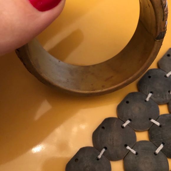 Unique! ✨ Oversized Embellished Bangle Bracelet - Picture 6 of 8